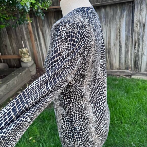 Banana Republic Factory Animal Print Crew Neck Light Sweater Women's Size M NWT - Picture 7 of 9